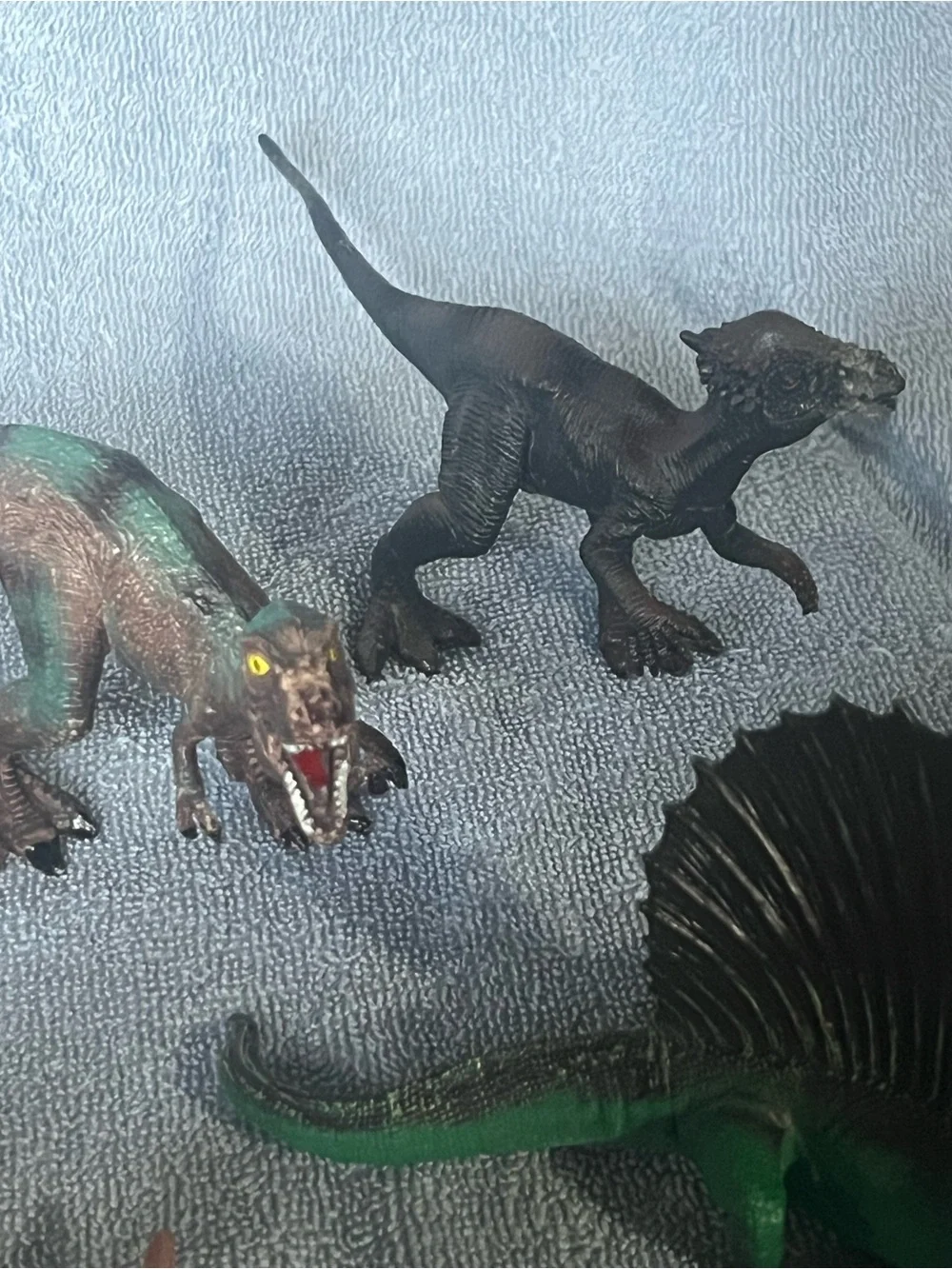 Assorted Reptile Toy Set - Green, Yellow, Brown Dinosaurs
